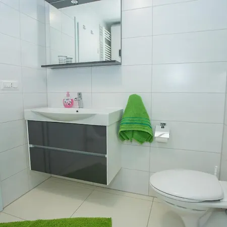 Appartamento Zagar With Jacuzzi Porec