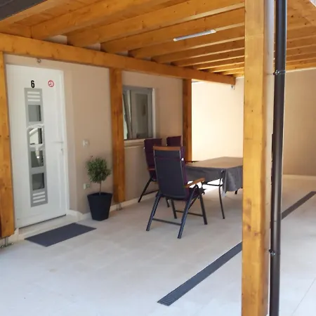 Apartment Zagar With Jacuzzi