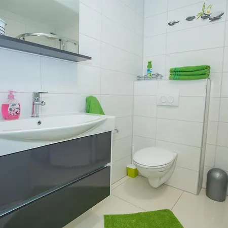 Zagar With Jacuzzi Apartment *
