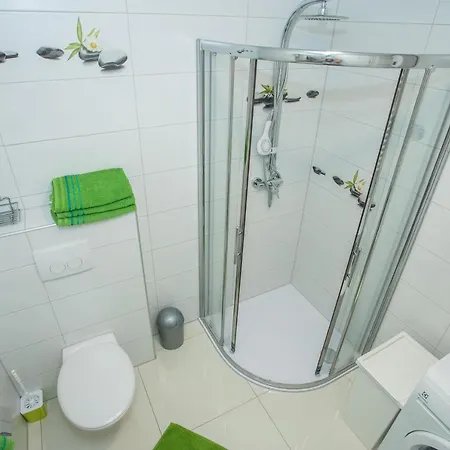 Apartment Zagar With Jacuzzi