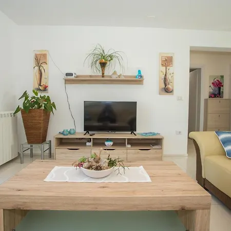 Apartment Zagar With Jacuzzi *